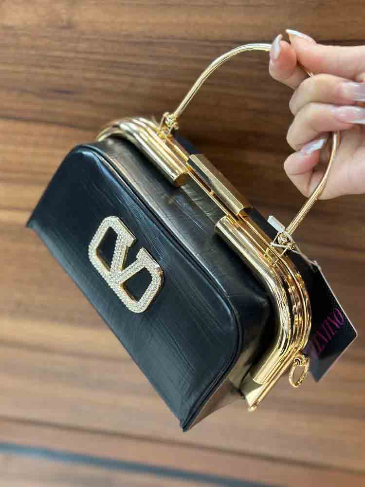 CB8D2C4A-21E0-43CB-9BCC-97B5A20225D0